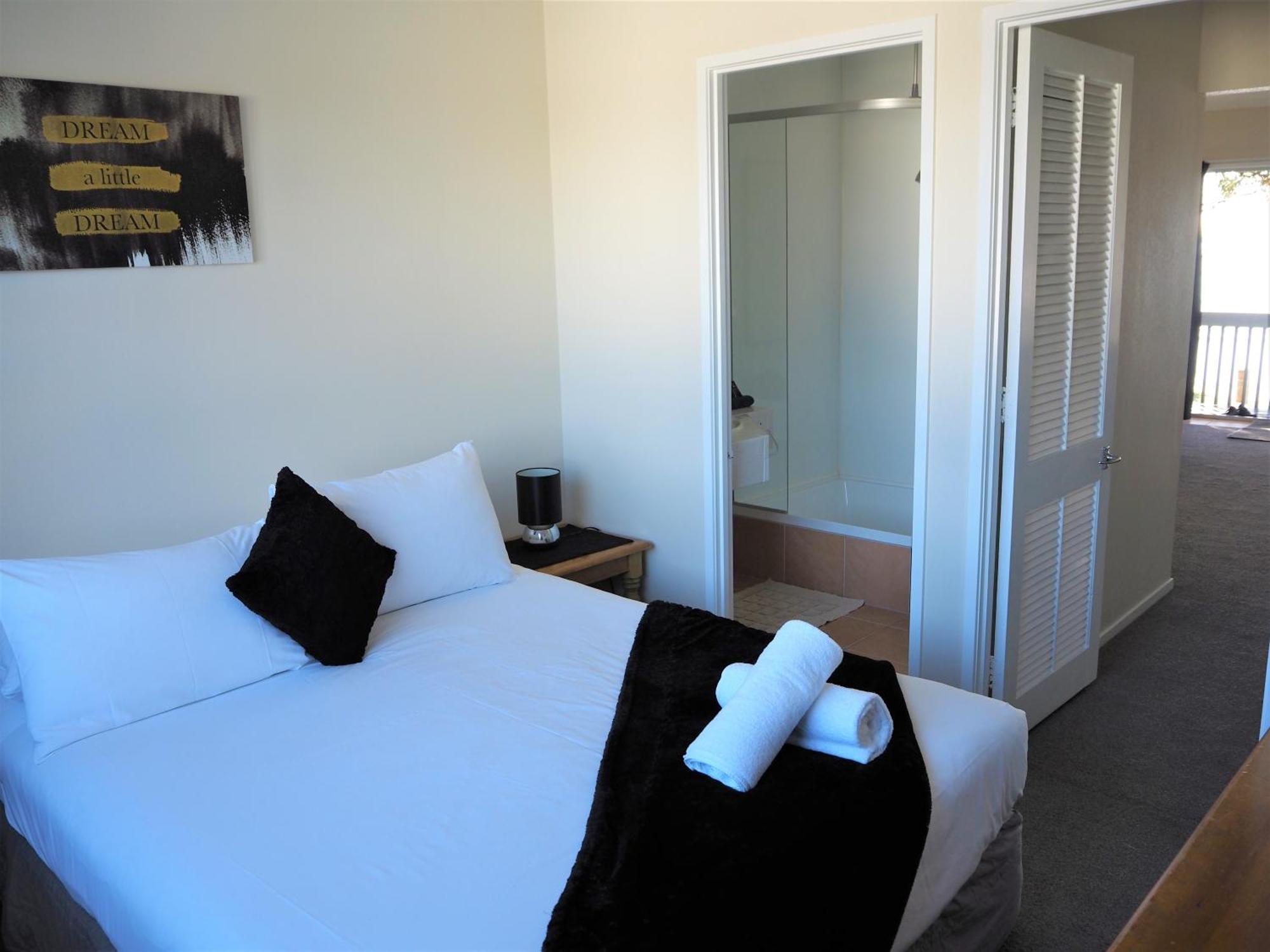 Edgewater Motel Orewa Bagian luar foto