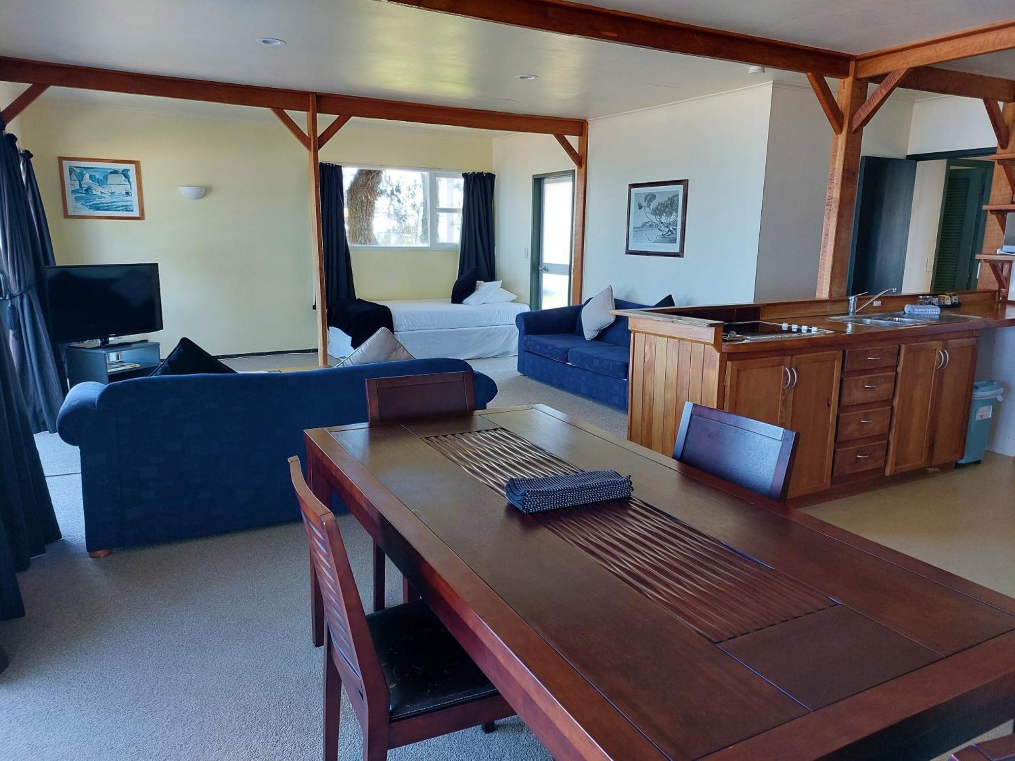 Edgewater Motel Orewa Bagian luar foto